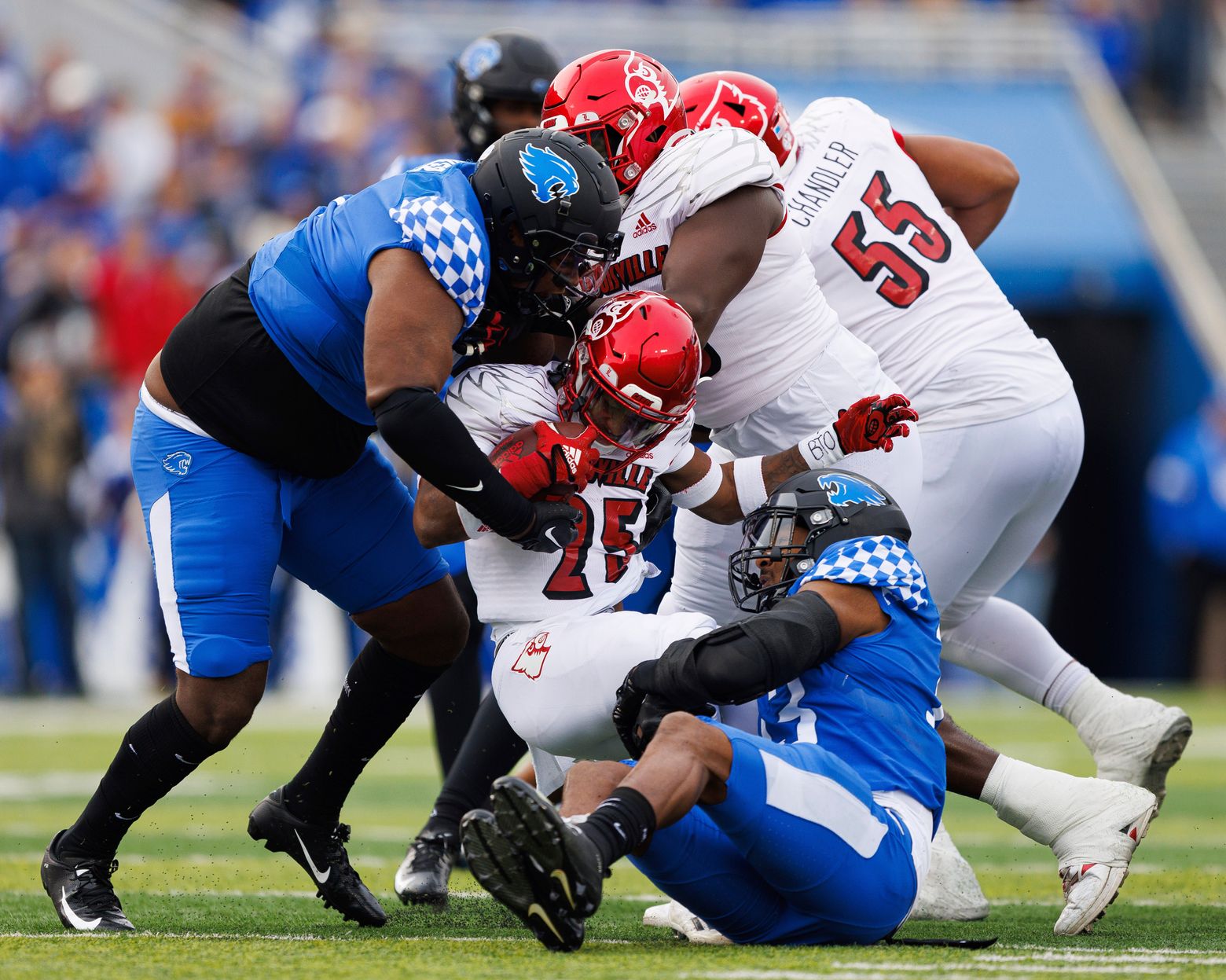 Levis, Ruffolo carry Kentucky past rival Louisville 26-13 | The Seattle  Times