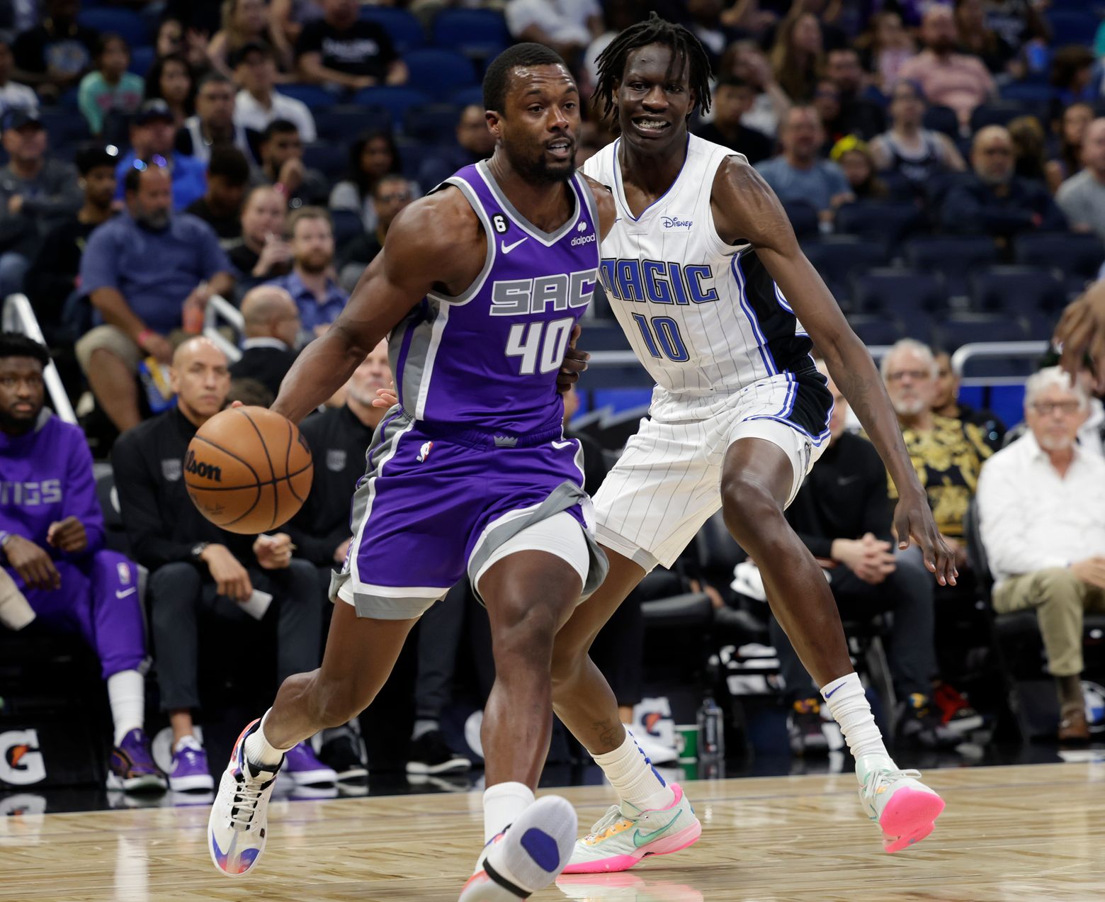 Fox hits from near midcourt at OT buzzer, Kings top Magic | The Seattle  Times