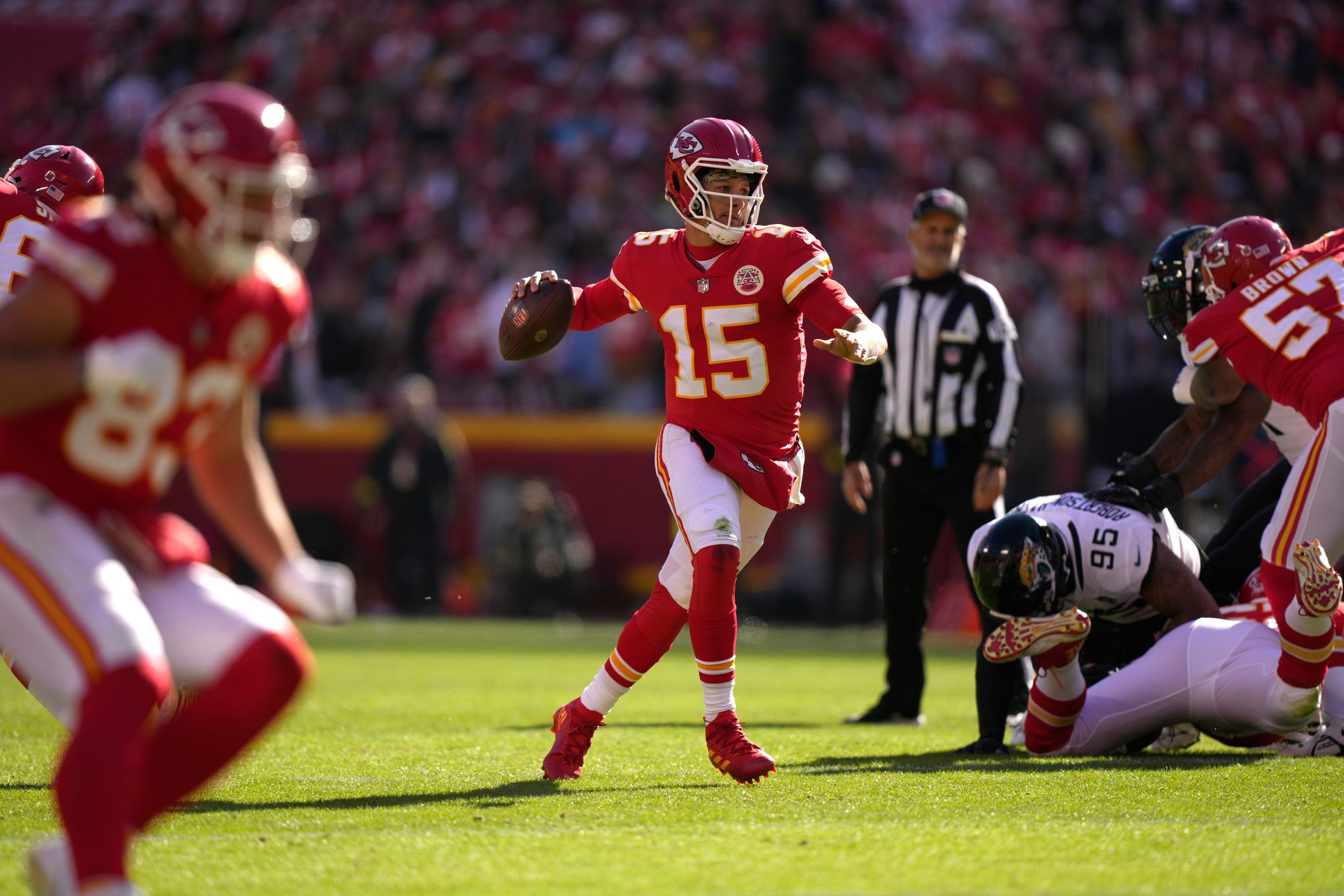 Chiefs, led by hobbled Patrick Mahomes, beat Jaguars 27-20 in playoffs