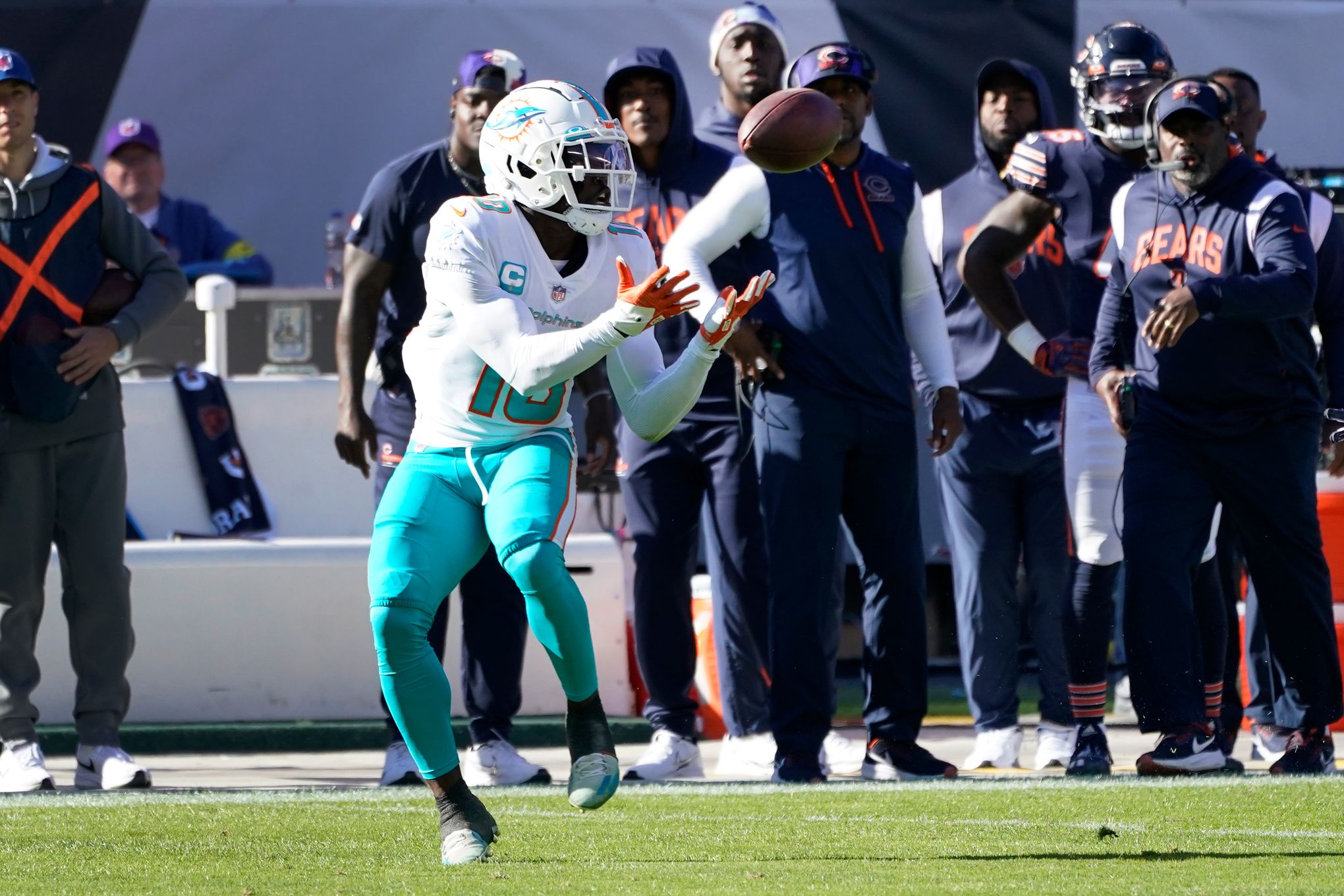 Tyreek Hill, Dolphins success shows value of elite WRs