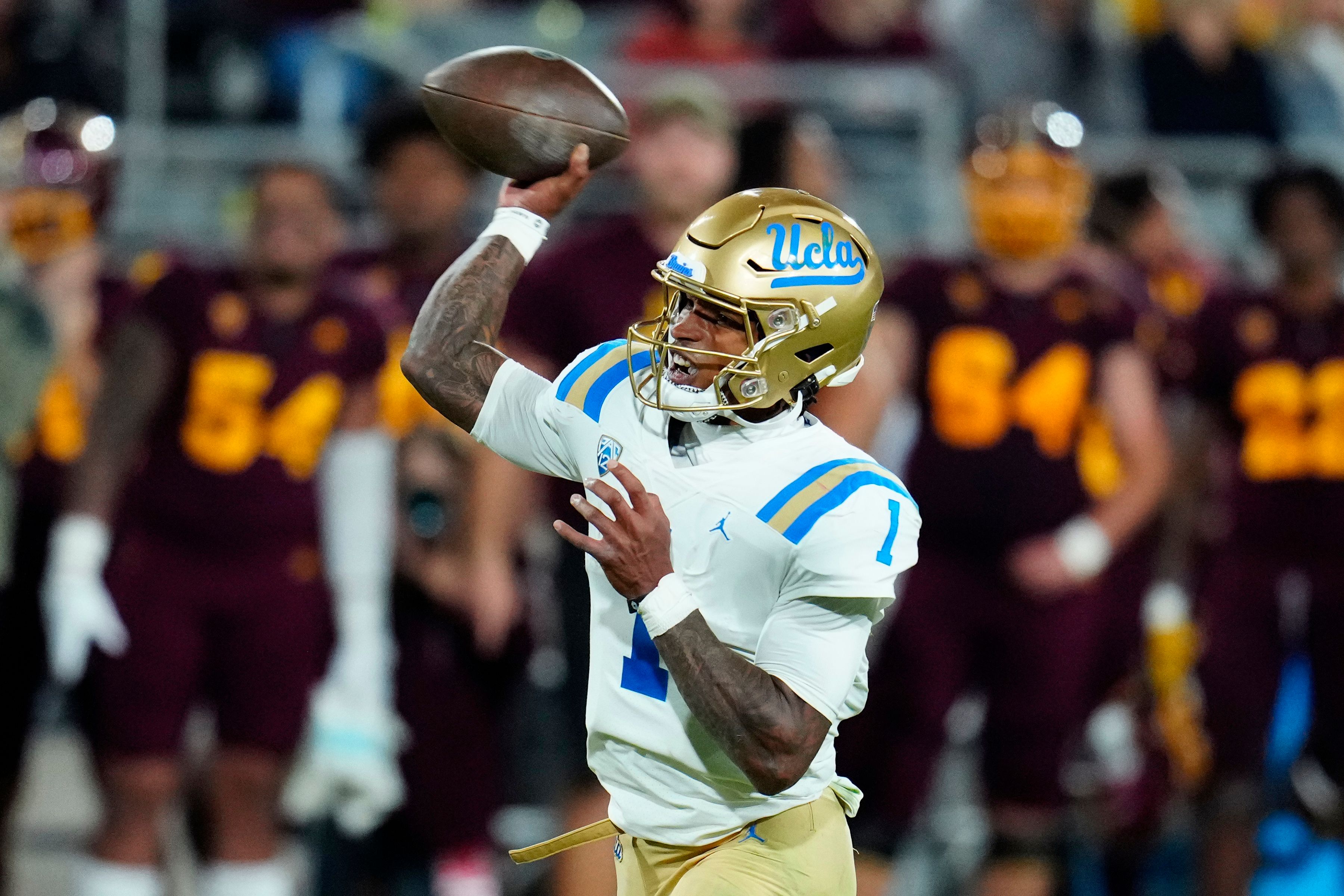 Thompson-Robinson’s 4 TDs Lead No. 10 UCLA Past ASU 50-36 | The Seattle ...