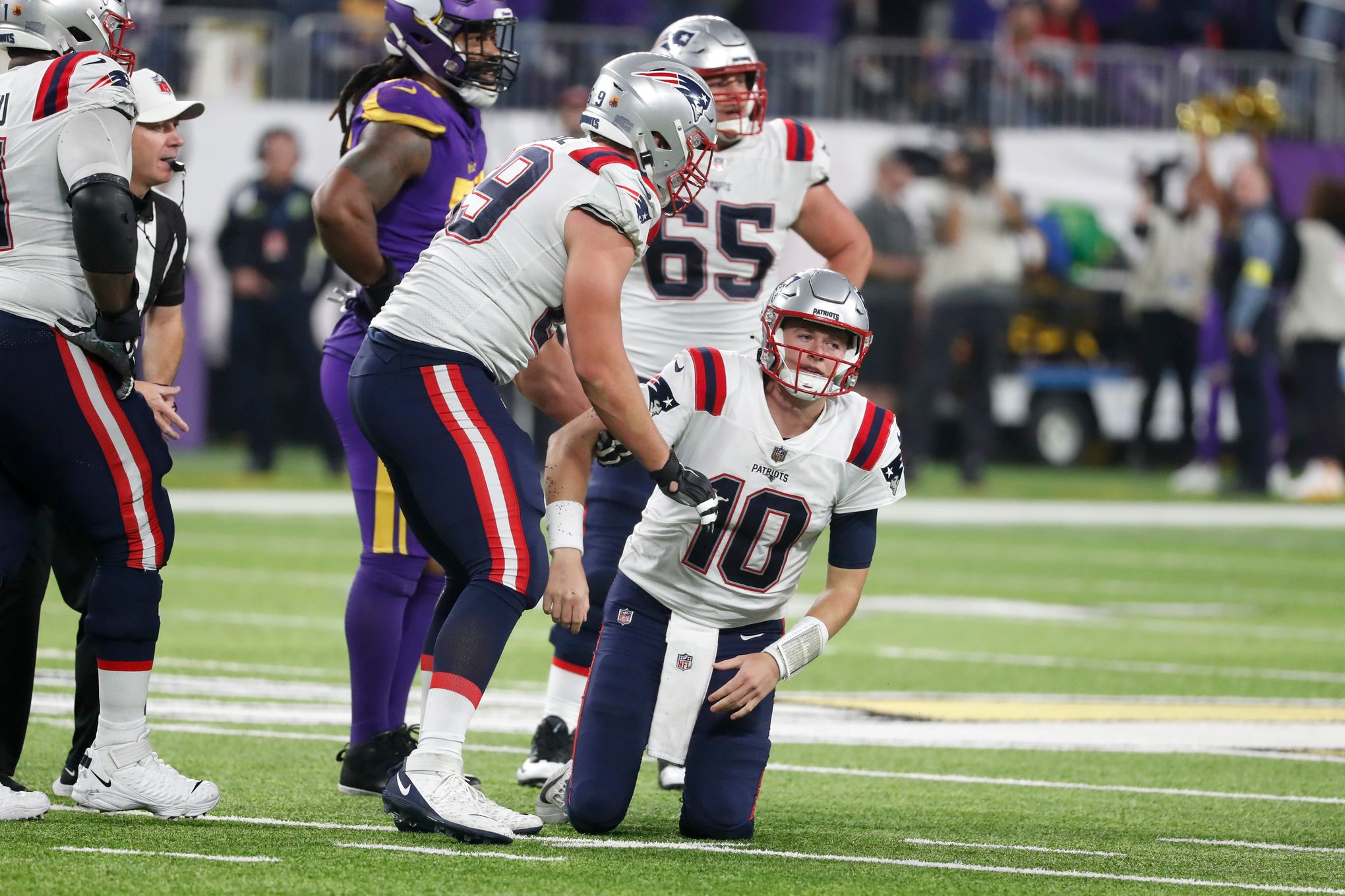 Patriots OL David Andrews, Isaiah Wynn To Miss Time