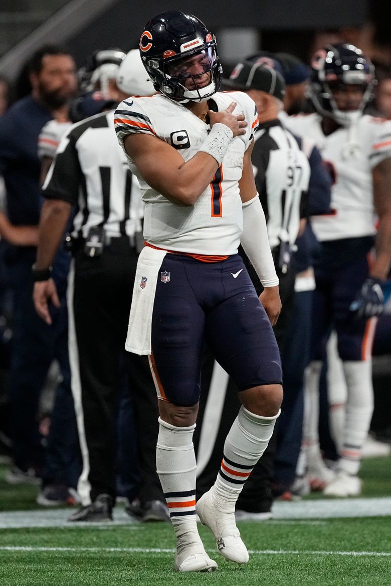 Justin Fields has separated shoulder with 'partially torn