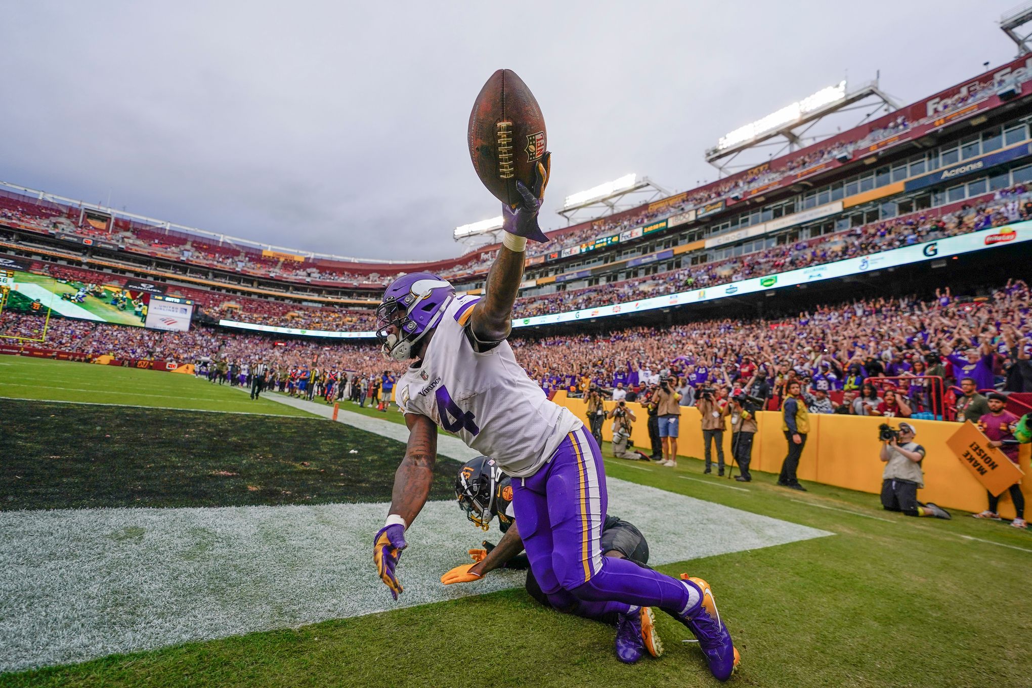 Commanders melt down in fourth as Vikings, Kirk Cousins escape FedEx Field  with victory - Washington Times