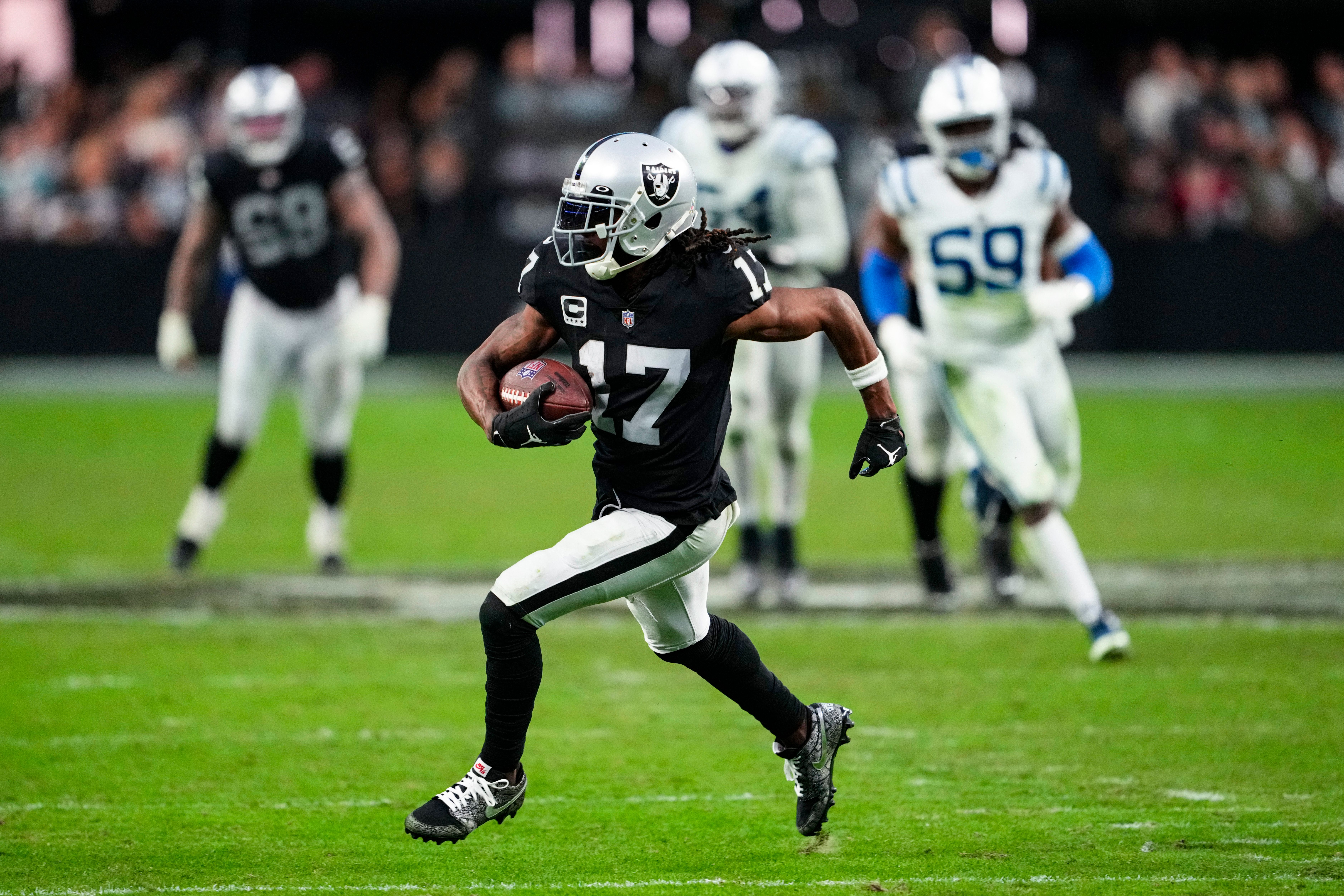 Mark Davis sticks by Josh McDaniels even as Raiders struggle | The