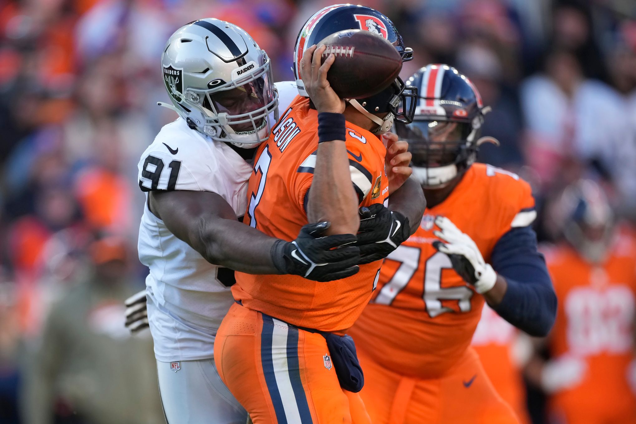 Raiders' Maxx Crosby facing even more attention from opposing offenses with  Chandler Jones out