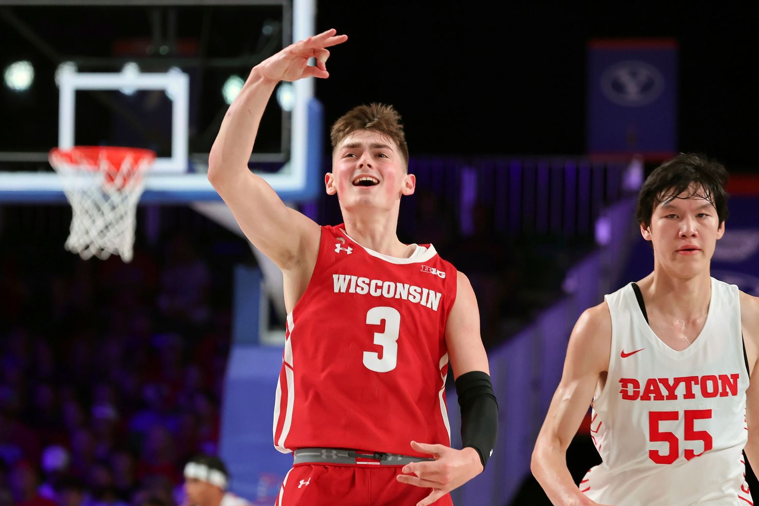 Wisconsin outlasts Dayton 43-42 in Battle 4 Atlantis | The Seattle Times