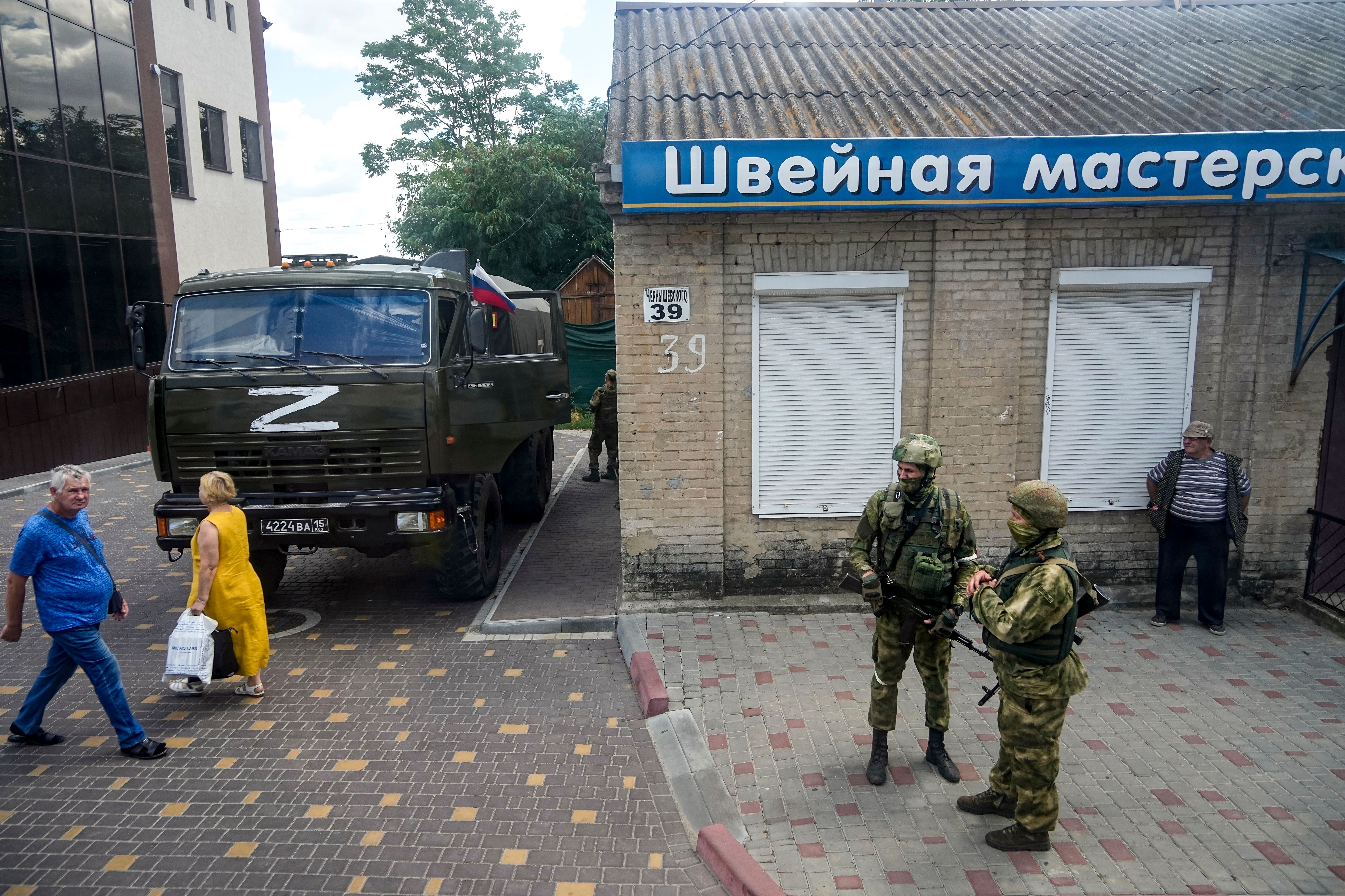 Russians try to subdue Ukrainian towns by seizing mayors | The