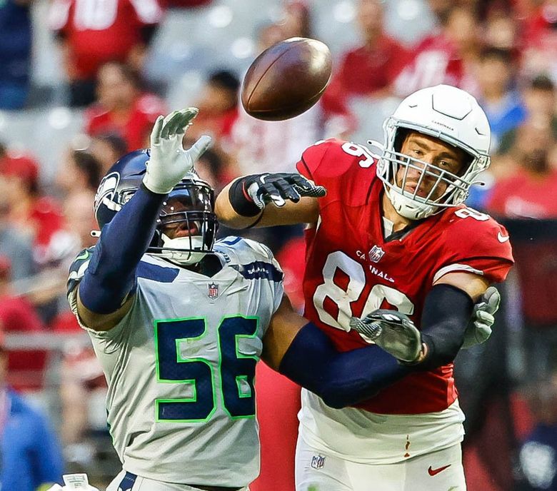 First look at Jordyn Brooks in a Seahawks uniform : r/Seahawks