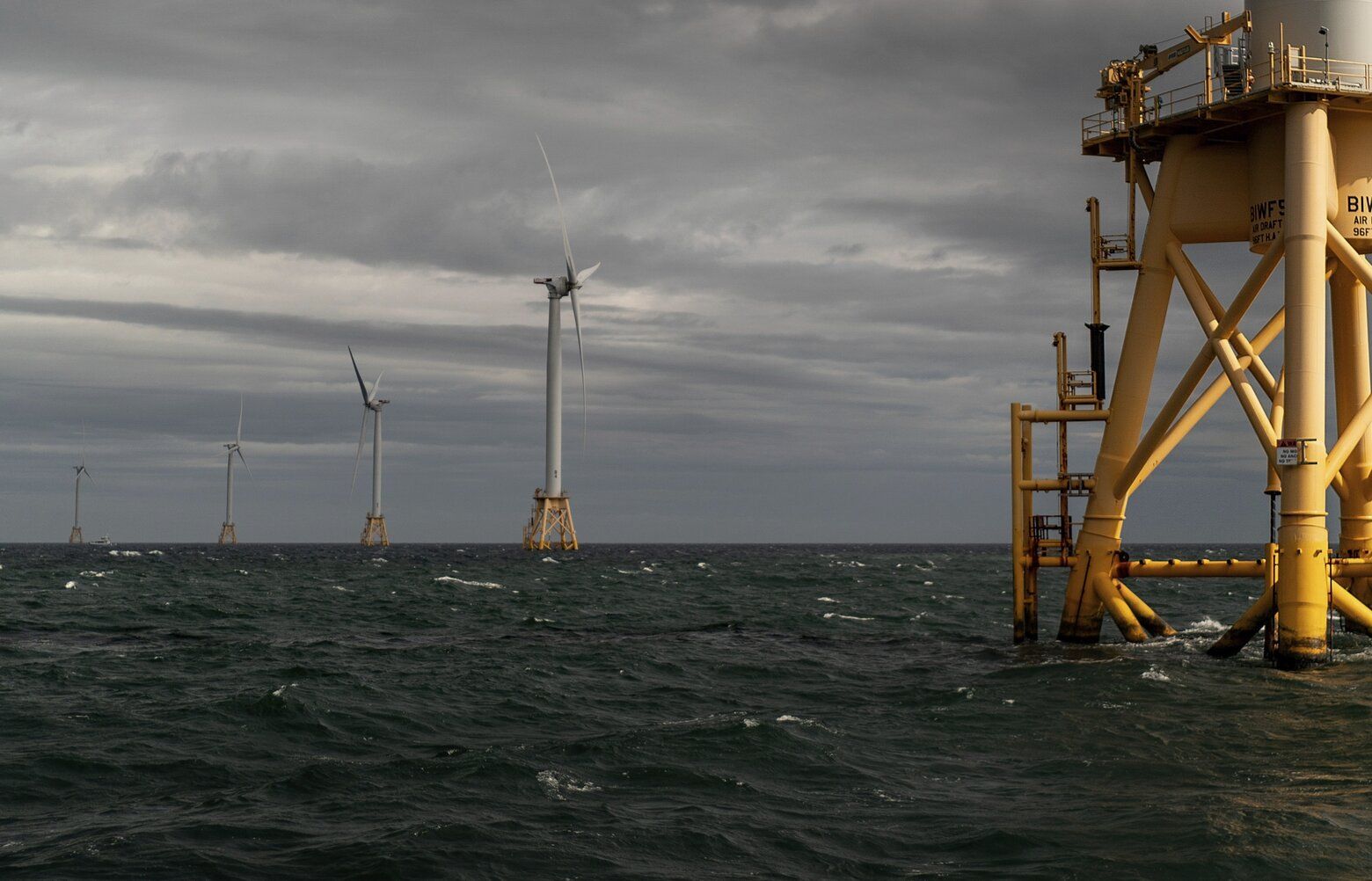 洋書 [Sale] Floating Offshore Wind Farms California's Newest Gold Rush: Floating Offshore Wind