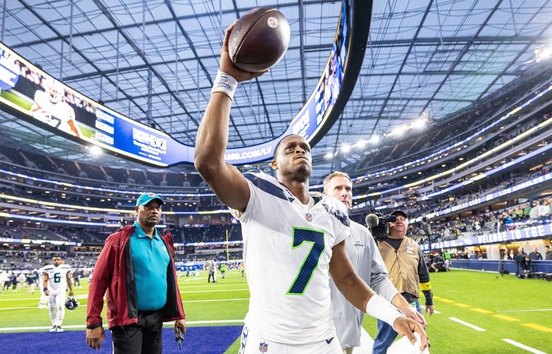Geno Smith comes off the field following Sunday’s 27-23 win over the LA Rams. 222344