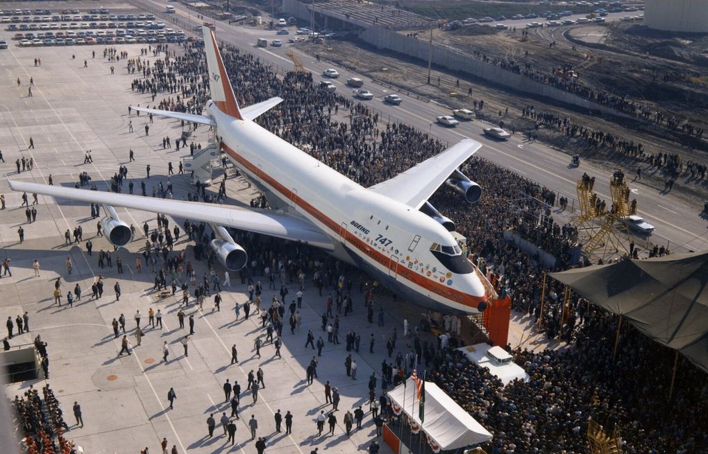 Today marks 40th anniversary of first Boeing 747 rollout | The Seattle Times