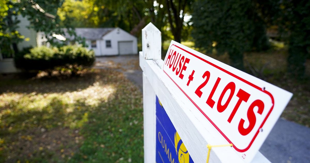 Average long-term mortgage rate falls a fourth straight week