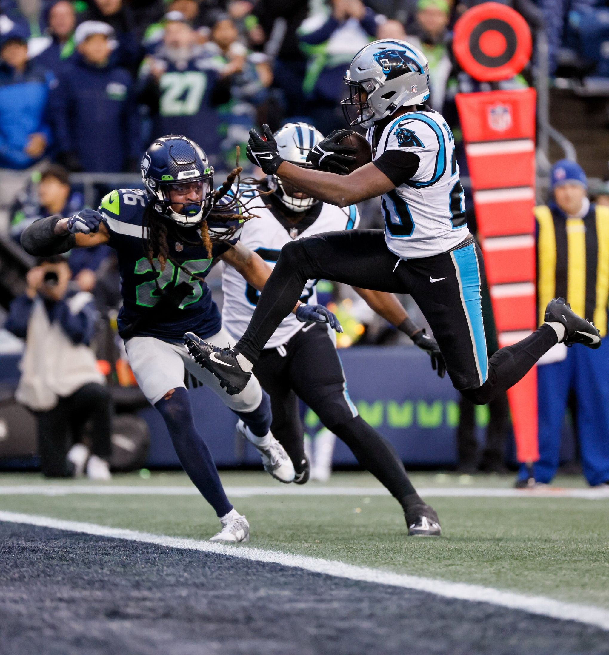 NFL 2022, Week 14 results: Seahawks playoff hopes take huge hit with 30-24  loss to Panthers - Field Gulls