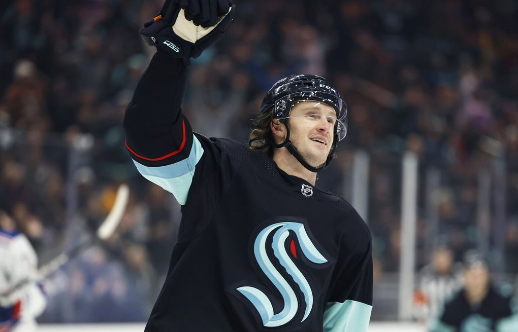 Kraken's Jared McCann sheds noncontact jersey, but Game 3 status vs. Stars  unclear, Kraken