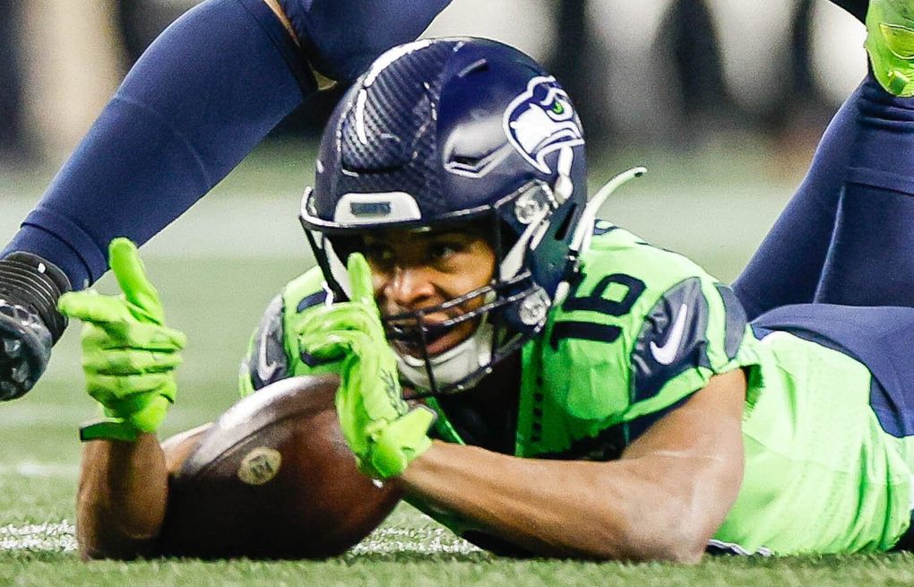 Seahawks WR Tyler Lockett suffers broken finger in loss to 49ers