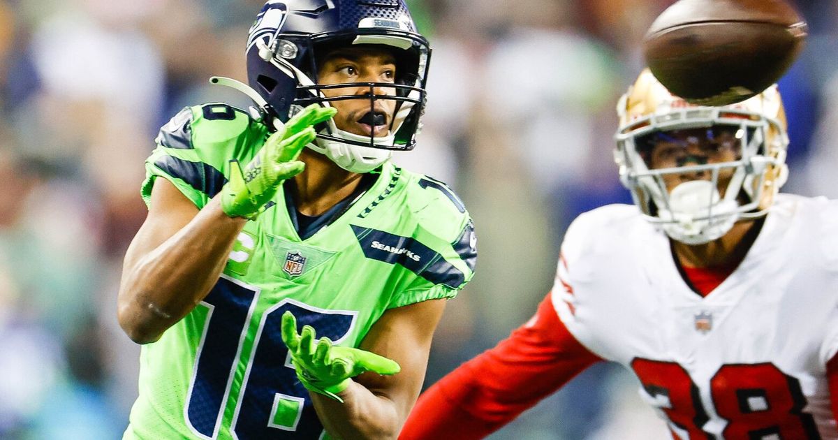 Seahawks WR Tyler Lockett suffers broken finger in loss to 49ers; uncertain  if he will return this season