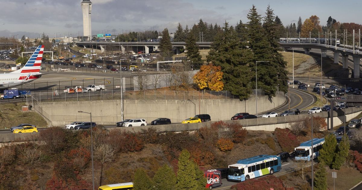 Best and worst times to travel on WA roads and ferries this holiday week