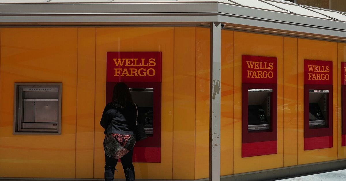 Ex-Wells Fargo exec to plead guilty for role in bank scandal | The ...