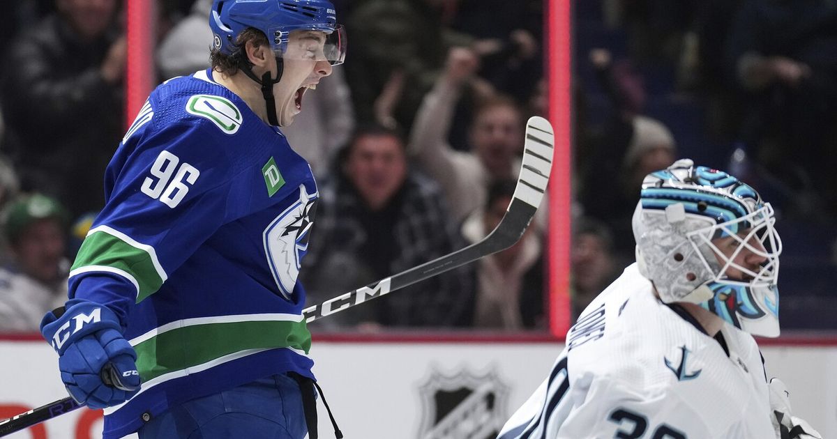 Photos: Kraken vs. Canucks hockey | The Seattle Times