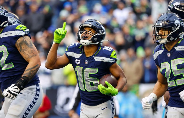 Tyler Lockett Seattle Seahawks Big Catch Touchdown Signed Photo