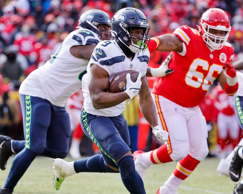 Seahawks' Carroll sees rookie Kenneth Walker as three-down RB