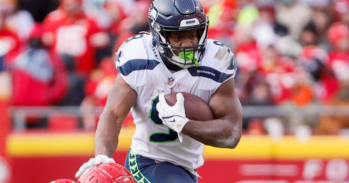 Seahawks' Carroll sees rookie Kenneth Walker as three-down RB