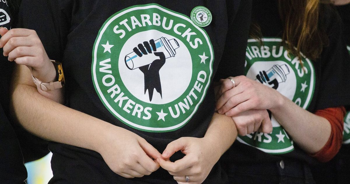 Starbucks despidió ilegalmente a líderes sindicales, dicen funcionarios estadounidenses