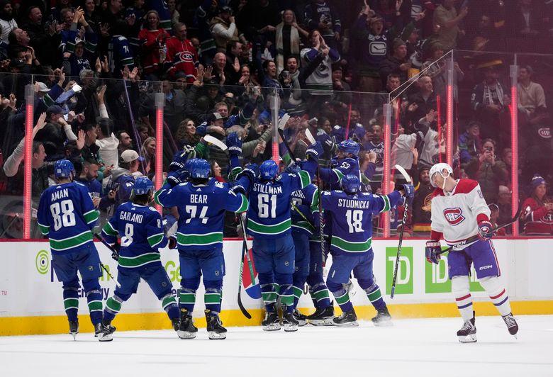 Pettersson scores twice as Canucks win in Chicago on Pride night