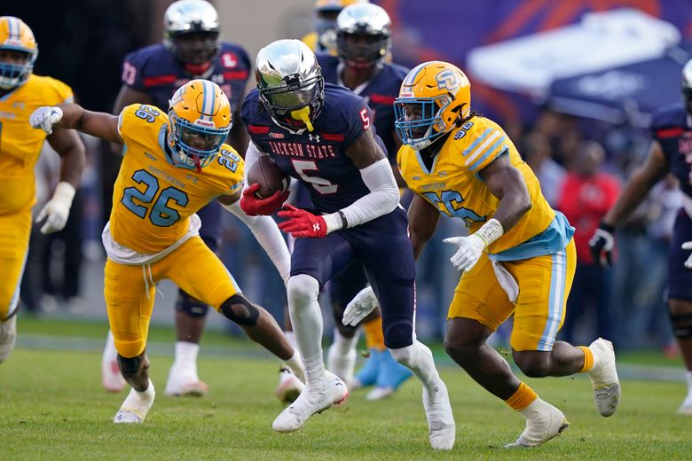 Deion Sanders Named SWAC Coach of the Year After Leading Jackson