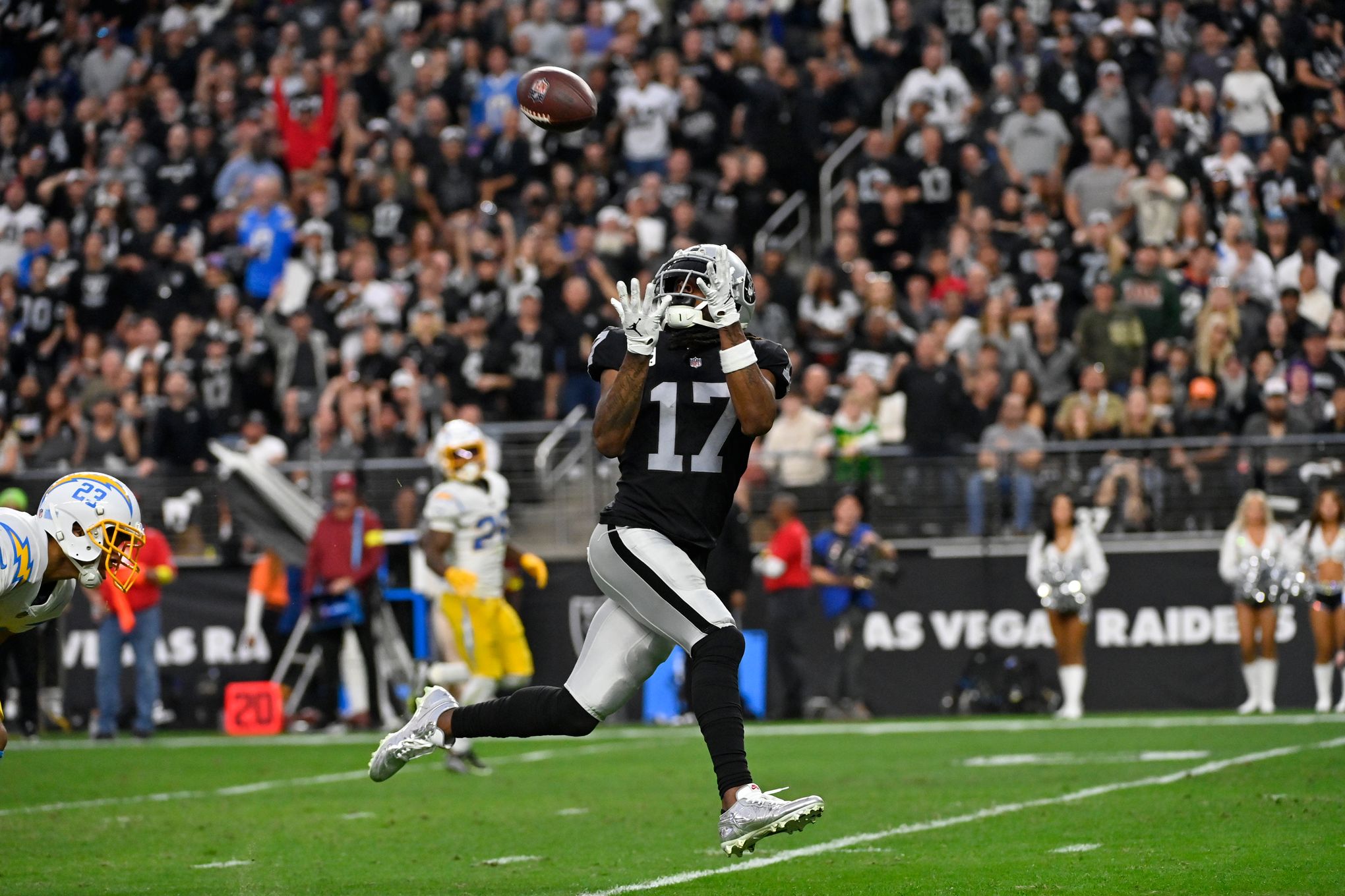 Raiders WR Hunter Renfrow posts third-straight 100-yard game