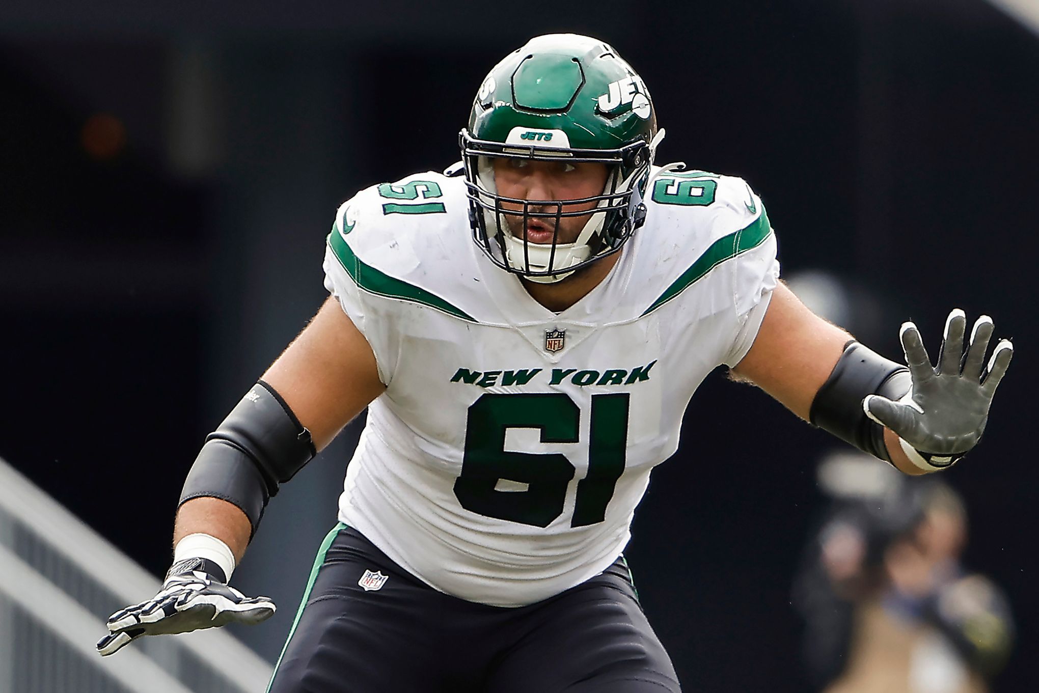 Duvernay-Tardif back with Jets after working on residency