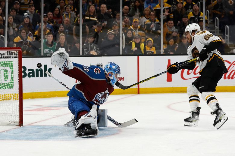 Bruins improve record home start to 14-0 by beating Avalanche
