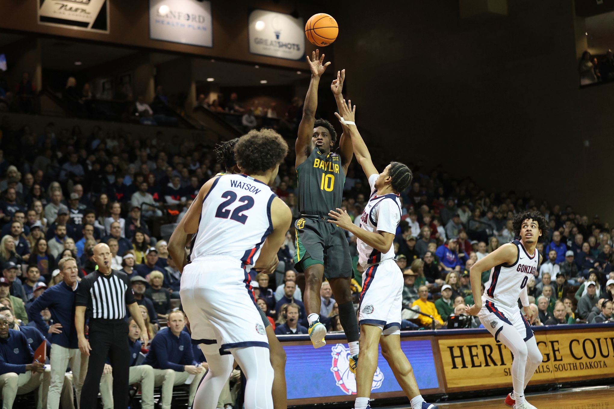 College basketball rankings: Baylor leads Gonzaga in preseason poll