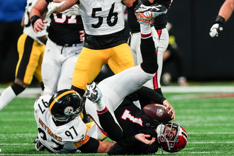 Atlanta Falcons wide receiver KhaDarel Hodge (12) works during the first  half of an NFL football game against the Pittsburgh Steelers, Sunday, Dec. 4,  2022, in Atlanta. The Pittsburgh Steelers won 19-16. (