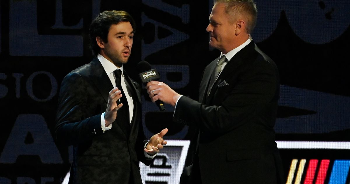 Chase Elliott wins most popular driver for 5th straight year