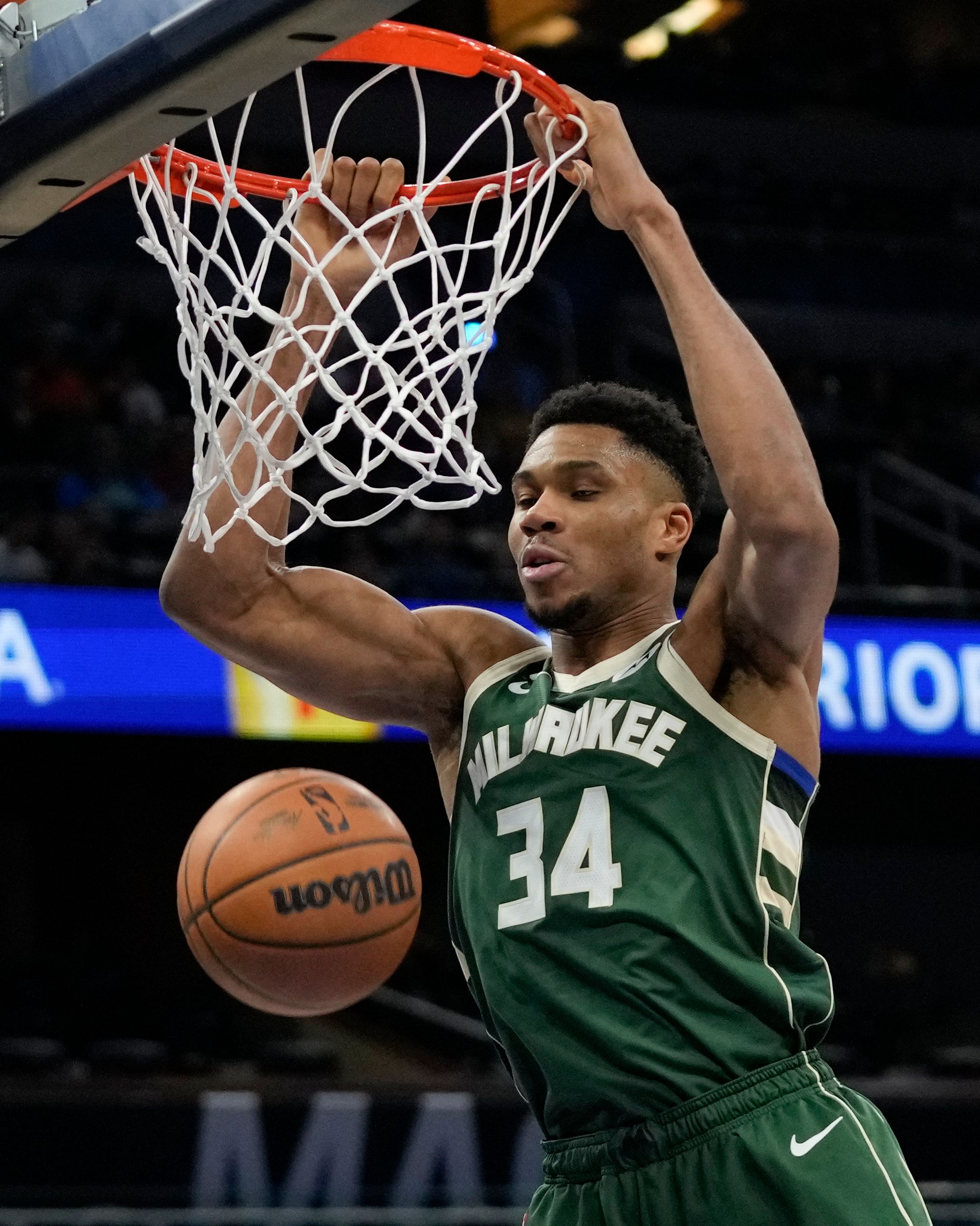 Giannis' 10-second (and more) FT routine draws more scrutiny | The Seattle  Times