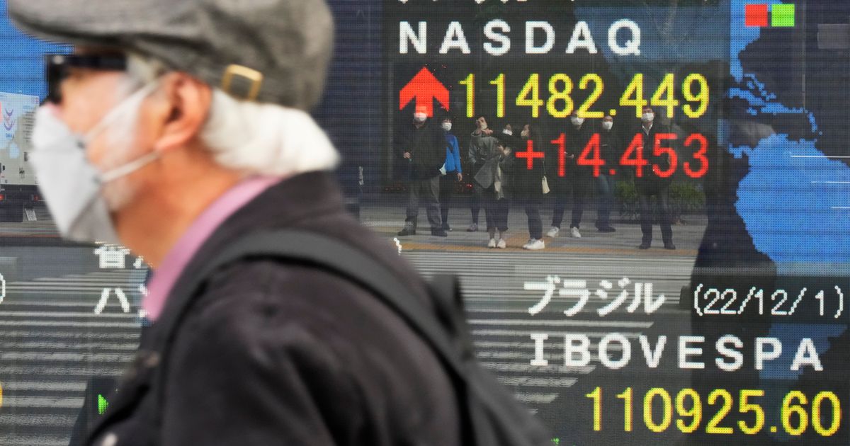 Asian shares sink on revived worries over recession, China