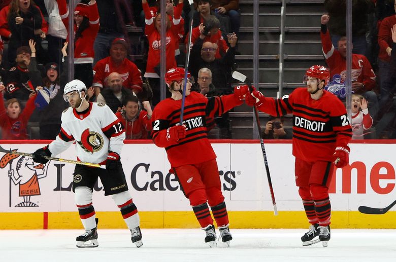Red Wings score 3 goals early in 3rd to beat Senators 4-2 – The