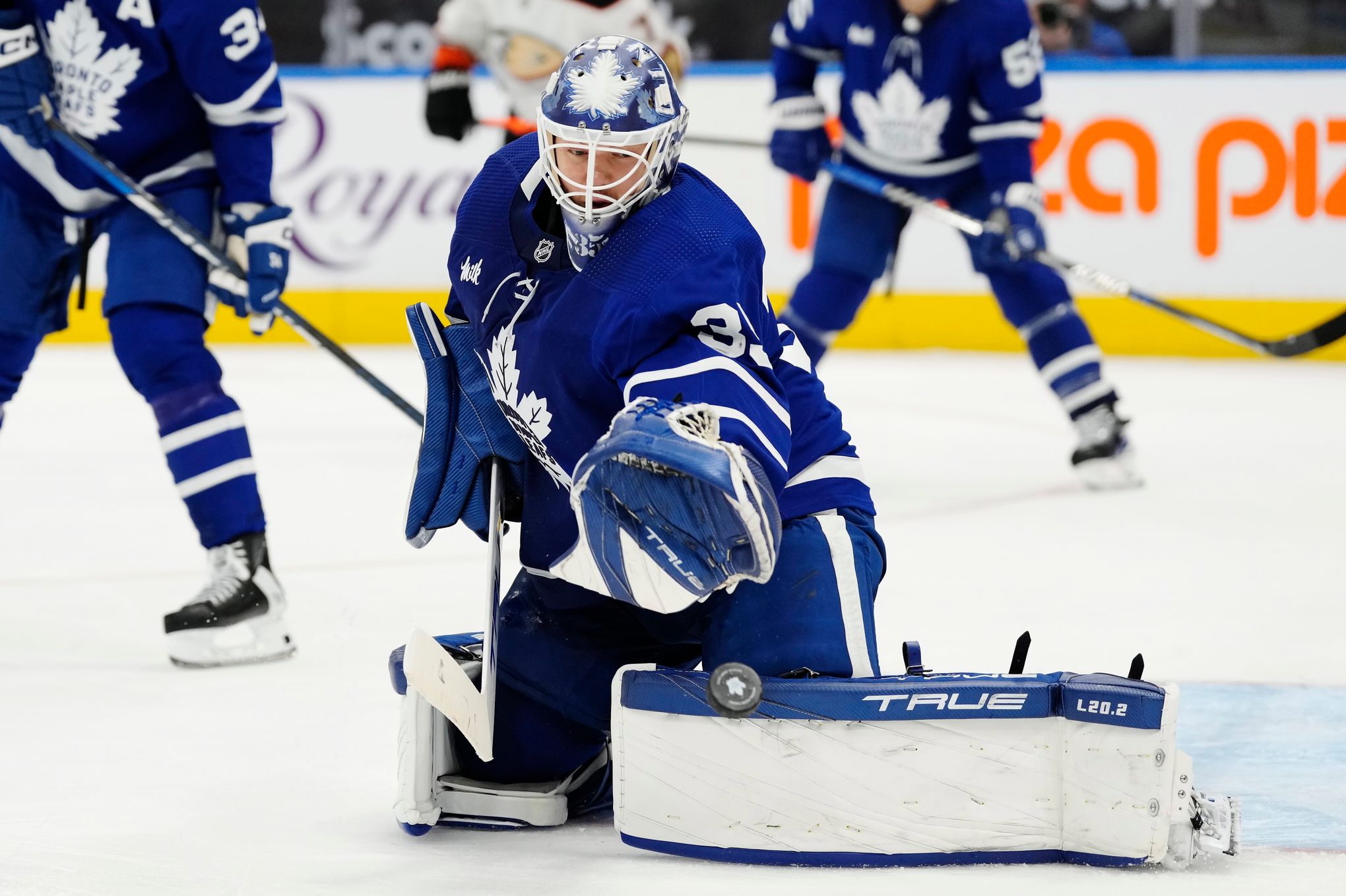 Maple Leafs' Samsonov week-to-week with knee injury