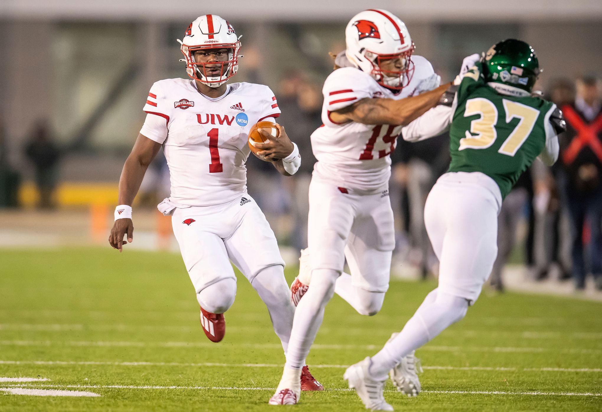 Veteran QB Lindsey Scott of UIW leads FCS All-America team