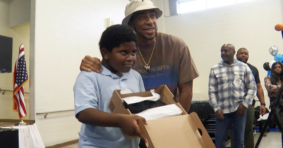 Ludacris, Mercedes-Benz grant holiday wishes with new shoes