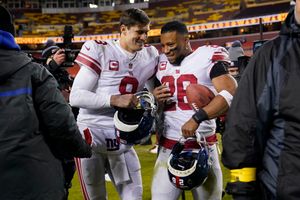 Giants beat Commanders in prime time to end winless streak