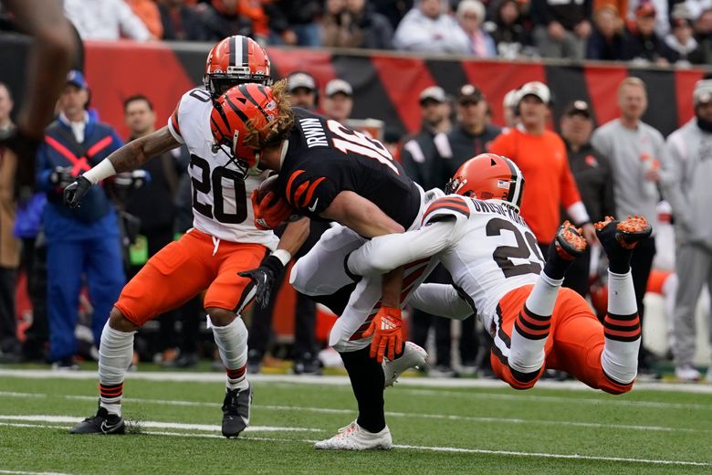 Browns LB Owusu-Koramoah out for season with left foot injury