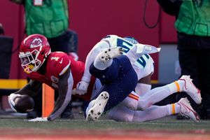 Chiefs stymie, dump Seahawks