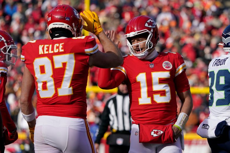 Chiefs vs. Seahawks score, takeaways: Patrick Mahomes and Co. top Seattle  on Christmas Eve, keep pace atop AFC 