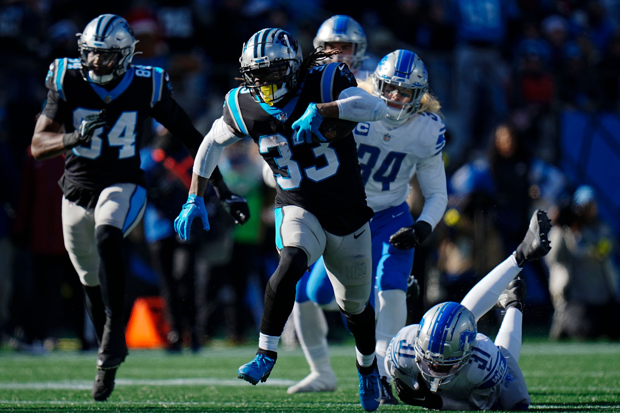 Panthers, Foreman will look to run vs Steelers