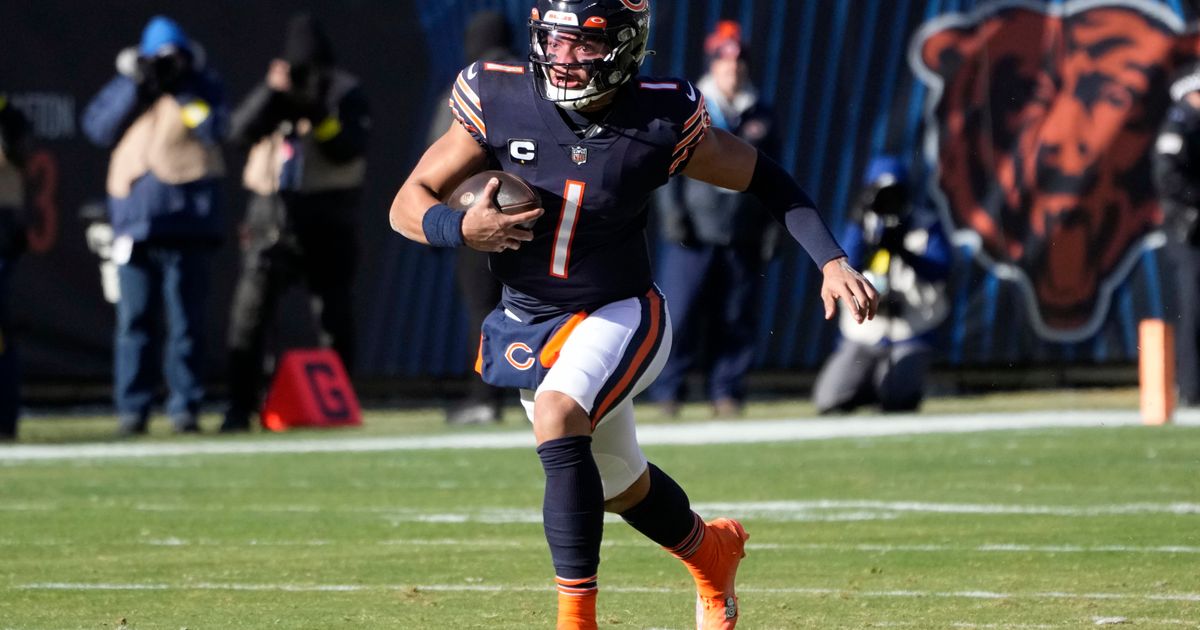 QB rushing mark in sight for Bears’ Fields with 3 games left