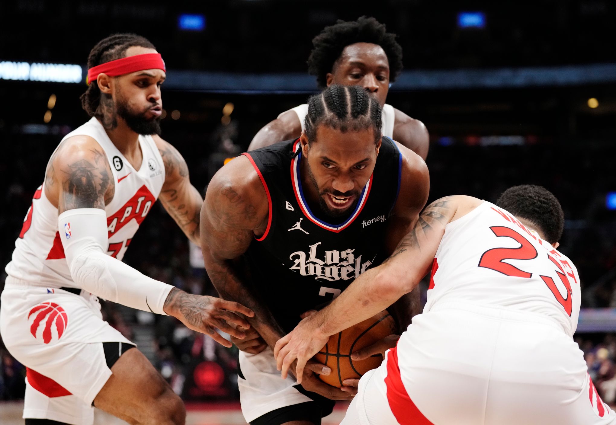 Kawhi Leonard, Paul George sit as Clippers' win streak ends in