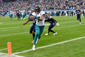 Lawrence throws 3 TDs, Jags end skid in beating Titans 36-22 - The San  Diego Union-Tribune